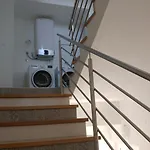شقة Sharo