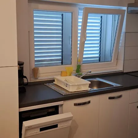 Sharo Brodarica (Sibenik-Knin)