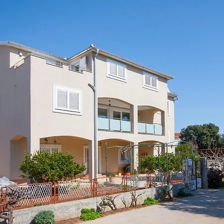 Sharo Brodarica (Sibenik-Knin)