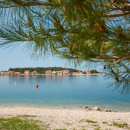 Sharo * Brodarica (Sibenik-Knin)