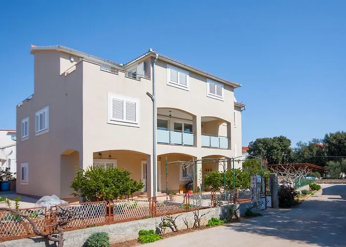 Sharo Brodarica (Sibenik-Knin)