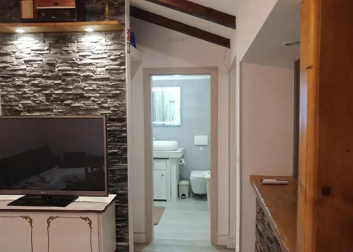 Sharo * Brodarica (Sibenik-Knin)